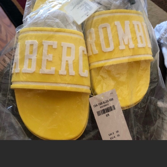 Super cute and bright Abercrombie sandals ! - Picture 4 of 4